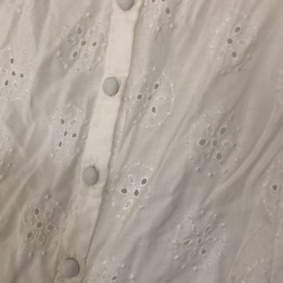 NWT LOFT White Eyelet Top - Picture 2 of 4
